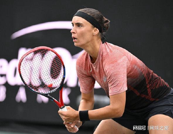 对拥有三名 对拥有三名