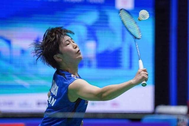 拜仁计划与诺伊尔续约，不打算提前召回努贝尔.