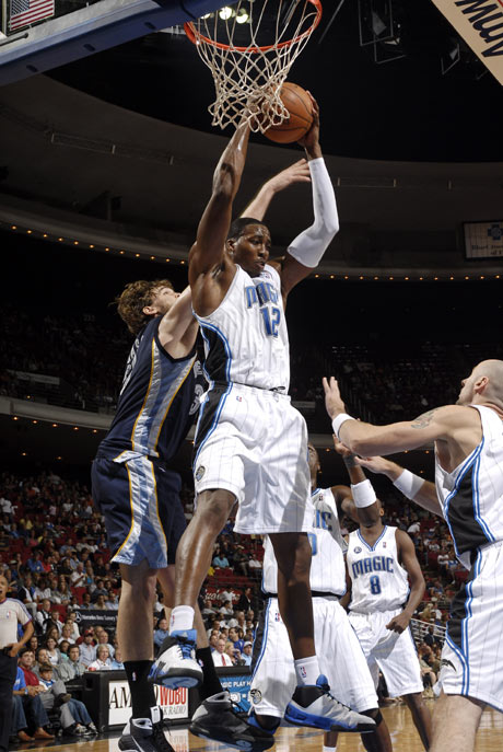 眼神闪动的 眼神闪动的